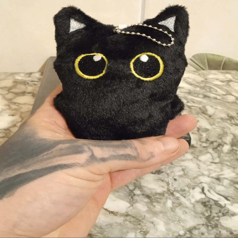 Peluche avec petite chaine chat noir