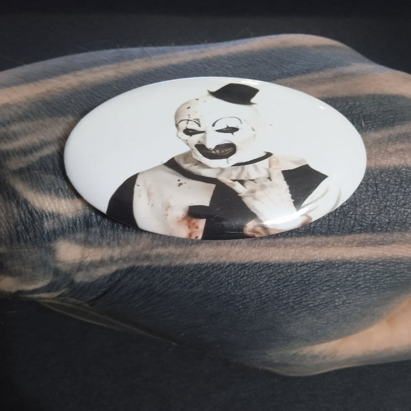 Badge terrifier