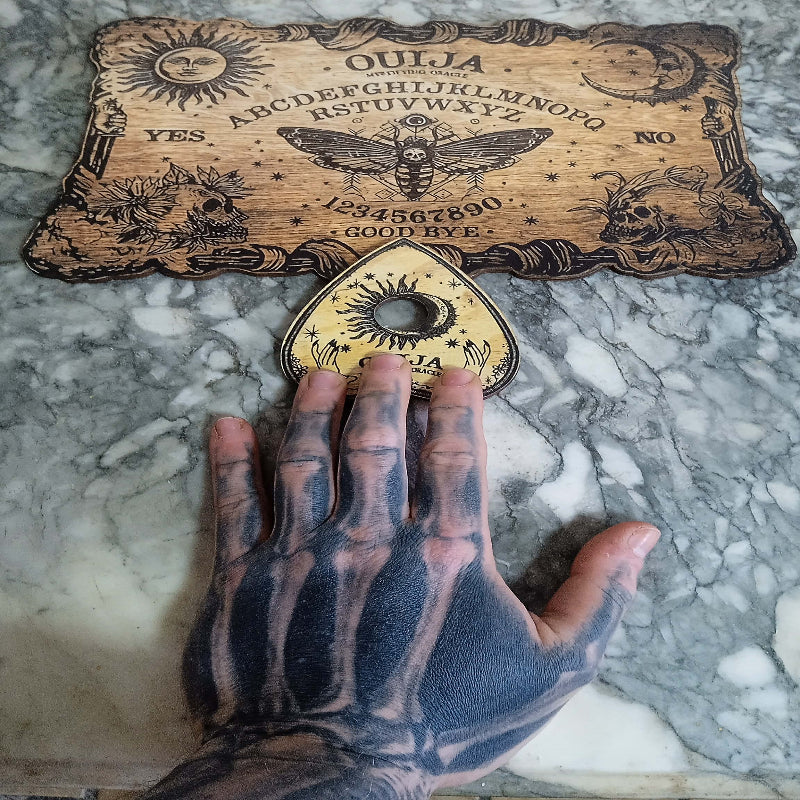 planche de ouija en bois